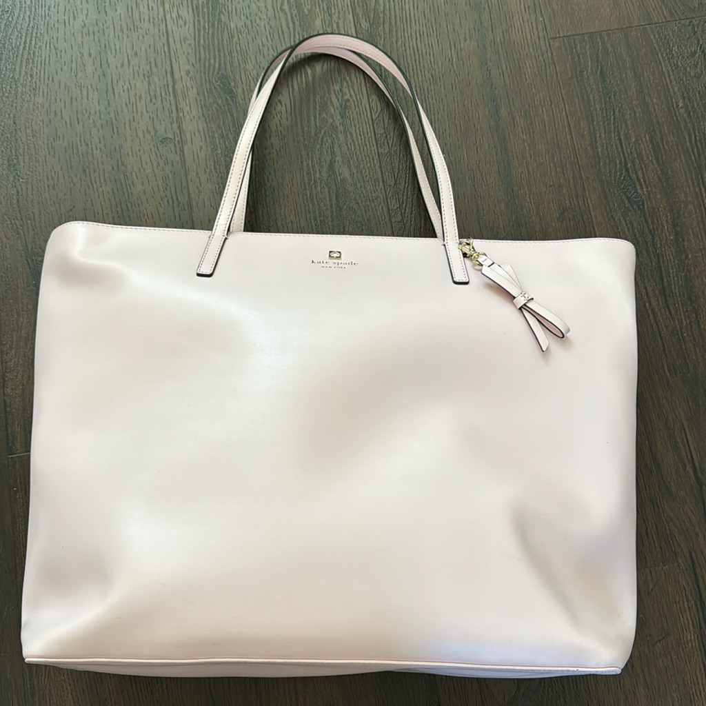 Kate Spade New York Light Pink Leather Bag